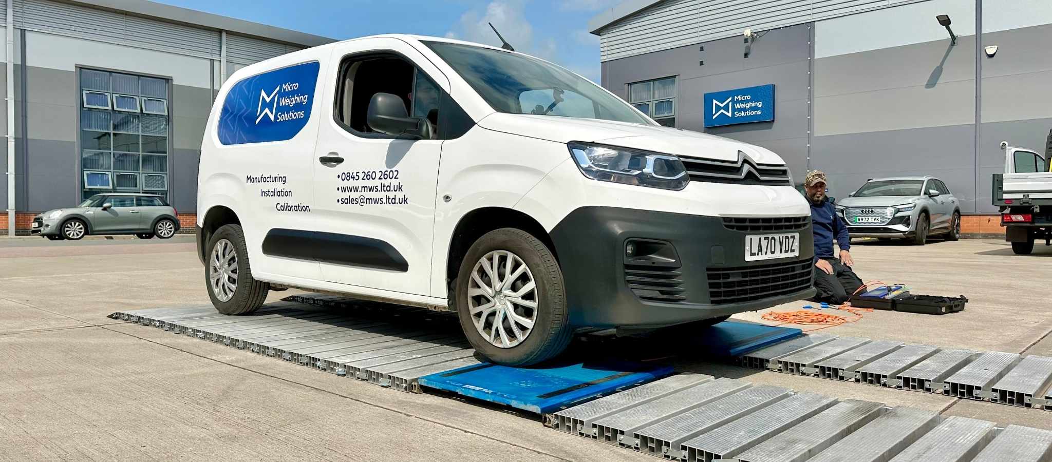 UKAS calibrated weigh pad hire from Micro Weighing Solutions (MWS Ltd)